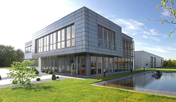 Vorsprung durch Innovation: Dental Direkt GmbH in Spenge, Nordrhein-Westfalen.